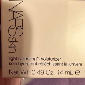NARS Light Reflecting Moisturizer - White